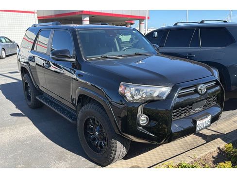 Used 2023 Toyota 4Runner SR5 Premium w/ Moonroof Package AWD/4WD image 2