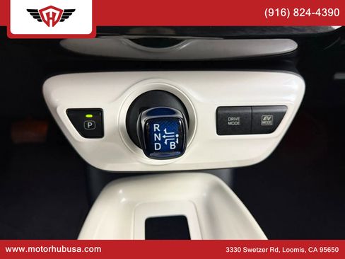 Used 2016 Toyota Prius Three image 30