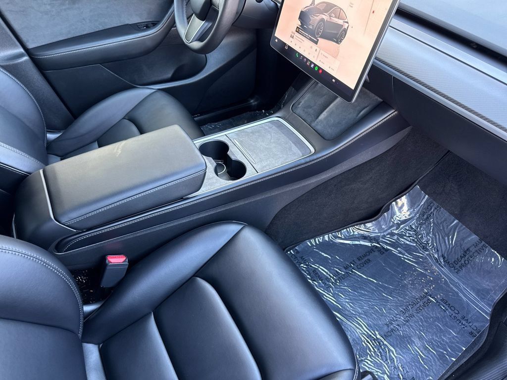 Used 2022 Tesla Model Y Long Range AWD/4WD image 15