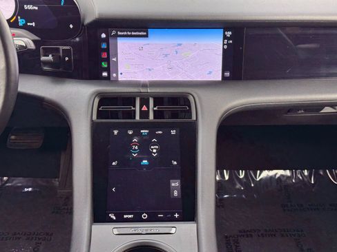 Used 2021 Porsche Taycan image 23