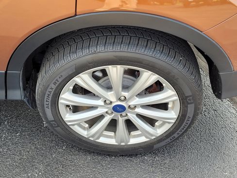 Used 2017 Ford Escape Titanium image 10