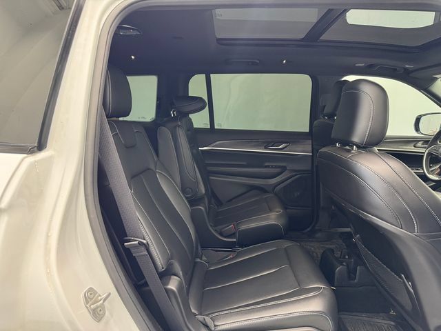 Used 2025 Jeep Grand Cherokee L Limited RWD image 20