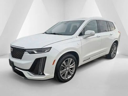 Used 2024 Cadillac XT6 Premium Luxury w/ Technology Package AWD/4WD image 3