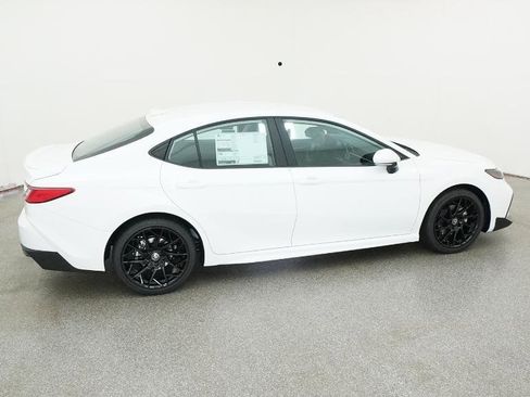 New 2026 Toyota Camry SE FWD image 33