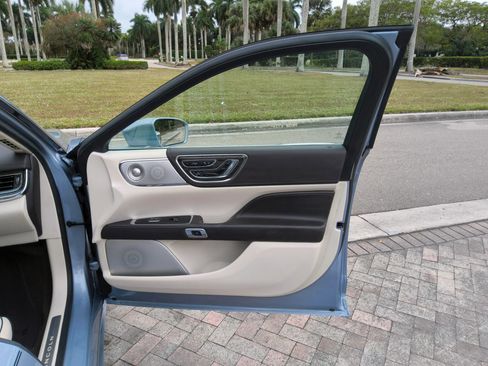 Used 2019 Lincoln Continental Black Label image 35