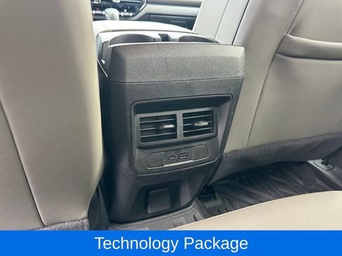 Used 2024 Chevrolet Colorado ZR2 w/ Technology Package image 17