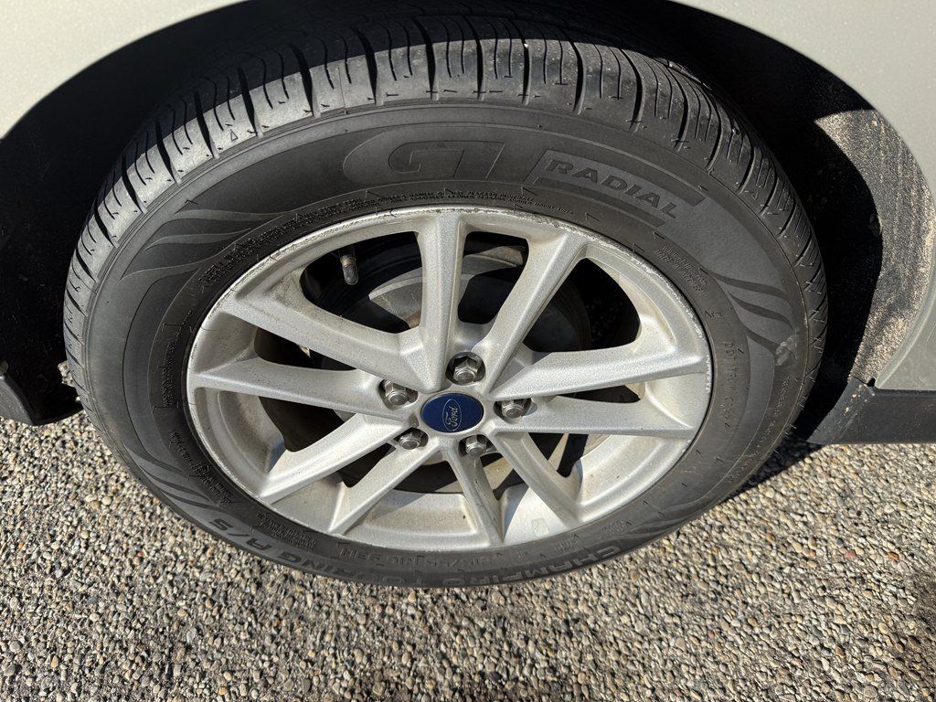 Used 2015 Ford Focus SE FWD image 7