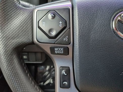 Used 2020 Toyota Tacoma SR5 RWD image 22