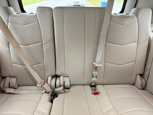Used 2018 Cadillac Escalade Luxury AWD/4WD image 28
