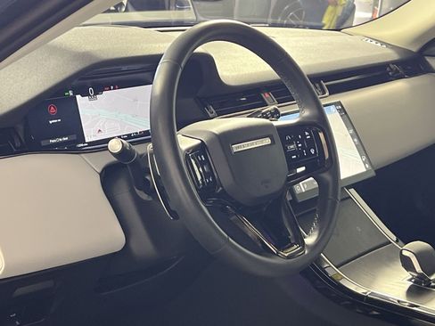 Used 2024 Land Rover Range Rover Evoque Dynamic SE image 16