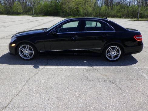 Used 2011 Mercedes-Benz E 350 4MATIC Sedan image 2