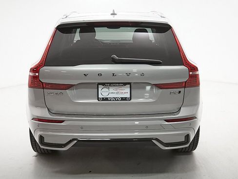Used 2023 Volvo XC60 B6 Ultimate w/ Protection Package Premier image 8
