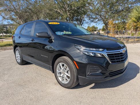 Used 2024 Chevrolet Equinox LS w/ Driver Confidence II Package FWD image 2