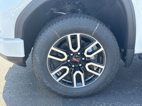 New 2026 GMC Sierra 1500 AT4 w/ AT4 Premium Package AWD/4WD image 12