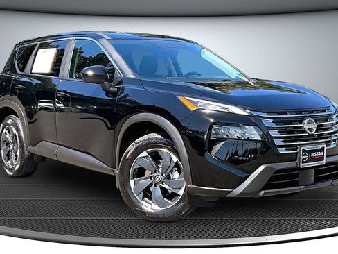 Used 2026 Nissan Rogue SV w/ Cold Weather Package AWD/4WD image 1