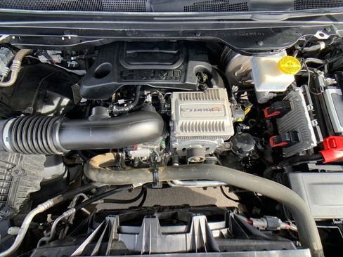 Used 2022 RAM 1500 Limited w/ Body Color Bumper Group image 23