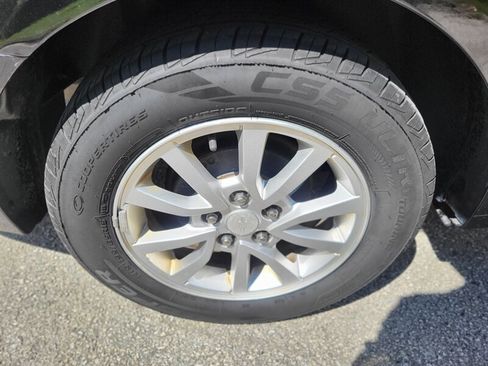 Used 2017 Chevrolet Sonic LT image 30