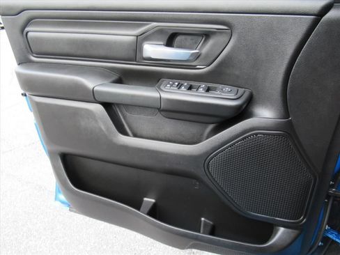 Used 2025 RAM 1500 Warlock AWD/4WD image 19