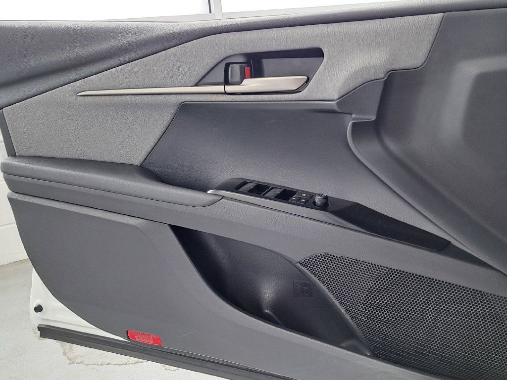 Used 2025 Toyota Camry LE FWD image 20