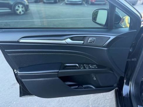 Used 2020 Ford Fusion Titanium image 11