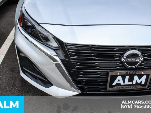 Used 2024 Nissan Altima 2.5 SV FWD image 8
