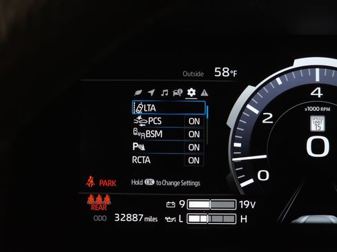 Used 2024 Toyota Tundra Limited AWD/4WD image 22