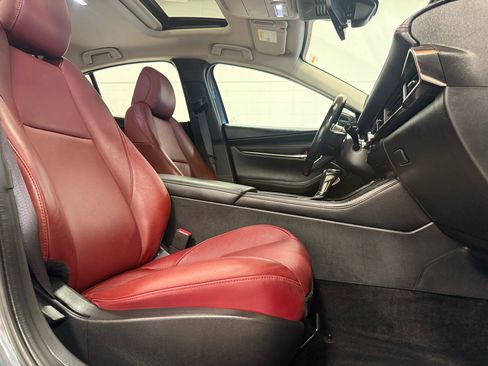 Used 2024 MAZDA MAZDA3 s image 22