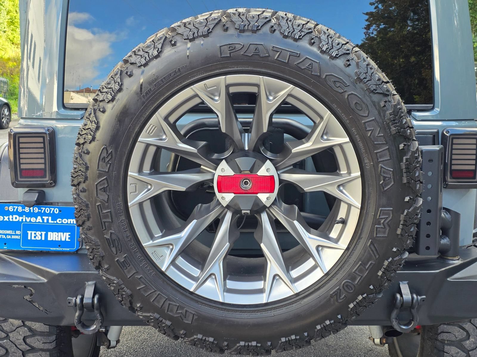 Used 2014 Jeep Wrangler Unlimited Sahara w/ Connectivity Group AWD/4WD image 33