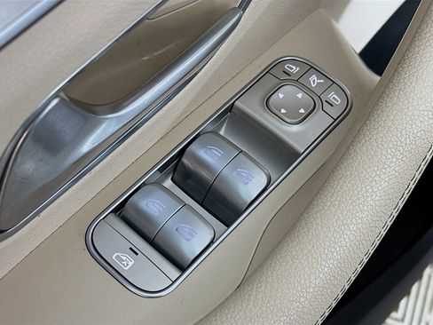 Used 2023 Mercedes-Benz GLS 450 4MATIC image 18