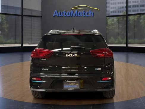 Used 2022 Kia Niro EX Premium w/ Cold Weather Package FWD image 9