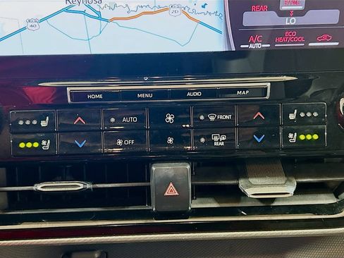 Used 2021 Toyota Highlander Platinum AWD/4WD image 14