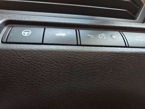 Used 2024 Nissan Altima 2.0 SR FWD image 12