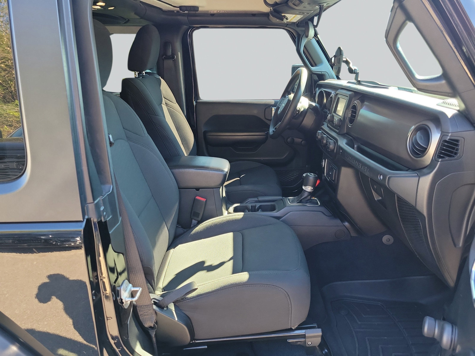 Used 2020 Jeep Wrangler Sport AWD/4WD image 33