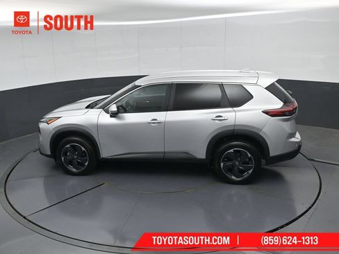 Used 2024 Nissan Rogue SV AWD/4WD image 50