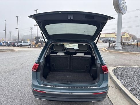 Used 2021 Volkswagen Tiguan SE image 29