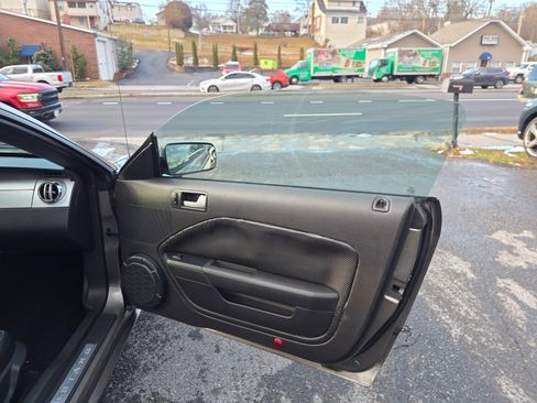 Used 2005 Ford Mustang GT image 15