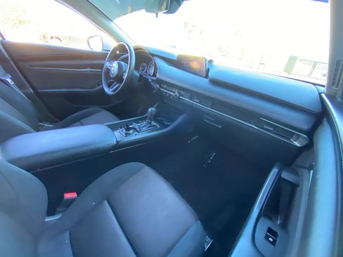 Used 2020 MAZDA MAZDA3 Sedan FWD image 5