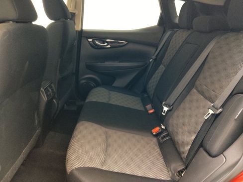 Used 2021 Nissan Rogue Sport SV FWD image 18