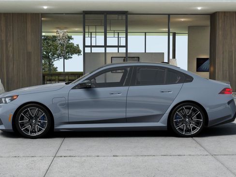 New 2026 BMW M5 image 4