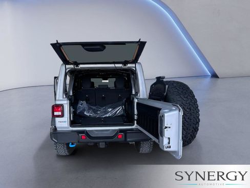 Used 2024 Jeep Wrangler Unlimited AWD/4WD image 7