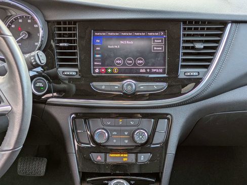 Used 2022 Buick Encore Preferred w/ Safety Package image 26