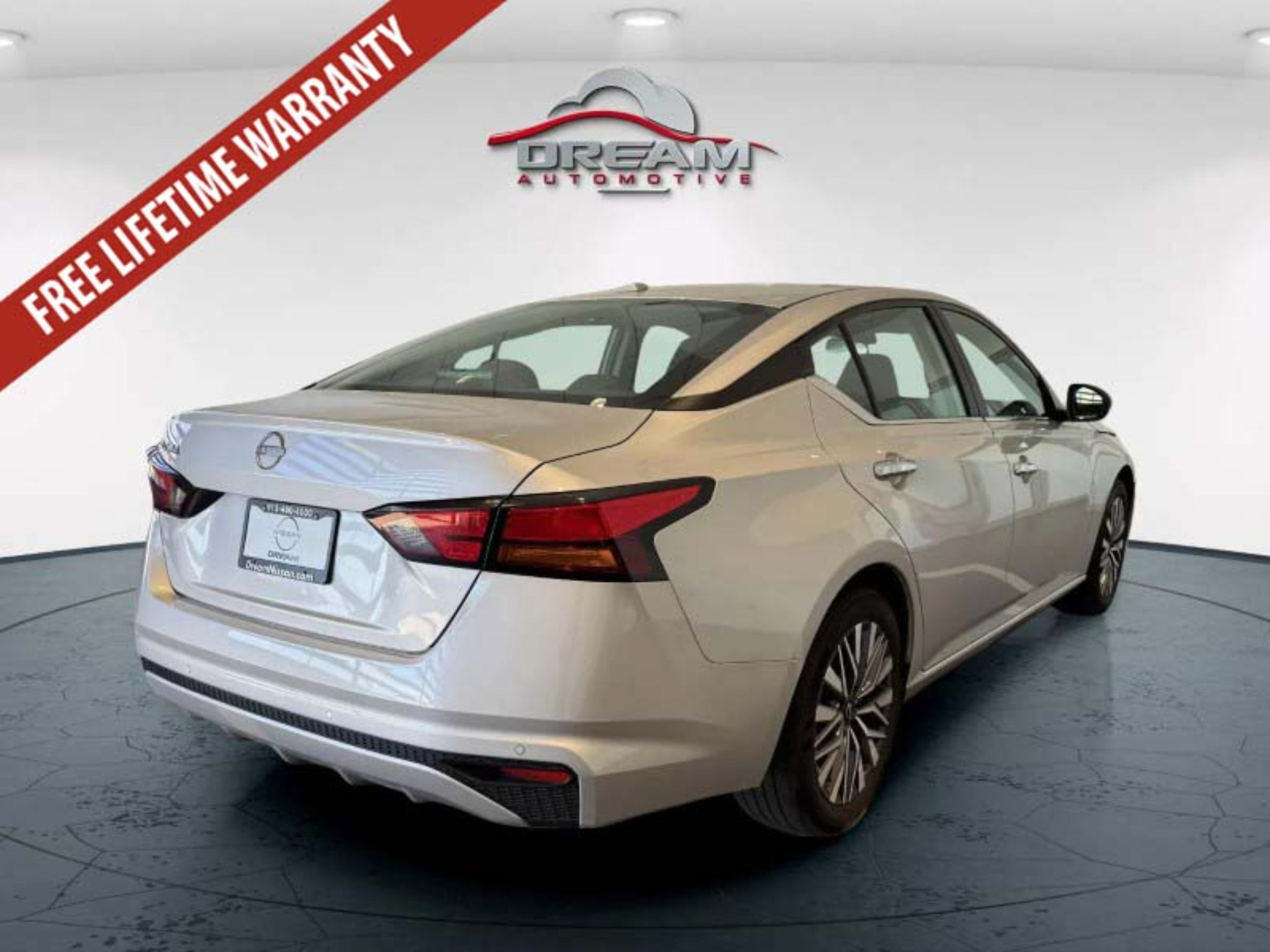 Used 2025 Nissan Altima 2.5 SV FWD image 20