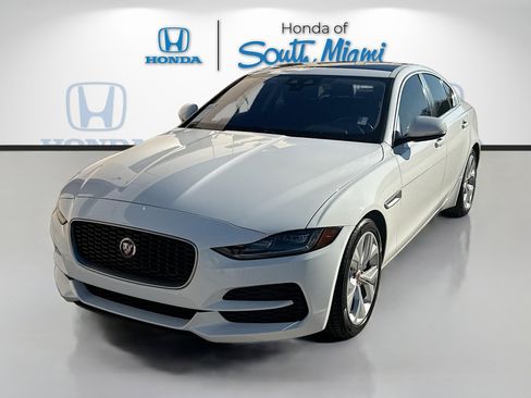 Used 2020 Jaguar XE S image 3