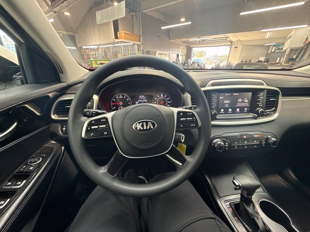 Used 2019 Kia Sorento FWD image 17
