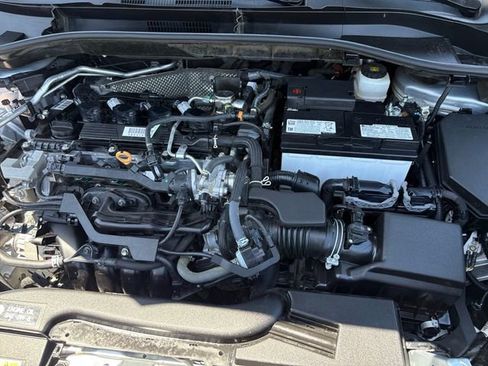 Certified 2024 Toyota Corolla Cross XLE w/ Convenience Package FWD image 9