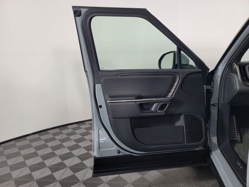 Used 2022 Rivian R1T Adventure image 16