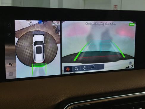 Used 2025 Nissan Armada SL w/ Captain's Chari Seat Package image 16