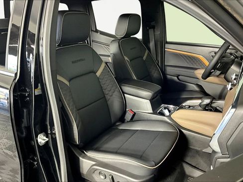 New 2026 GMC Canyon Denali image 11