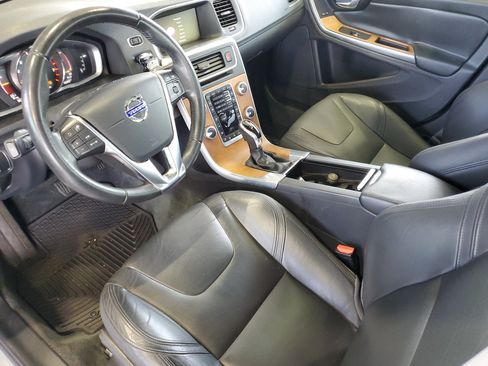 Used 2017 Volvo S60 T5 Inscription Platinum FWD image 17