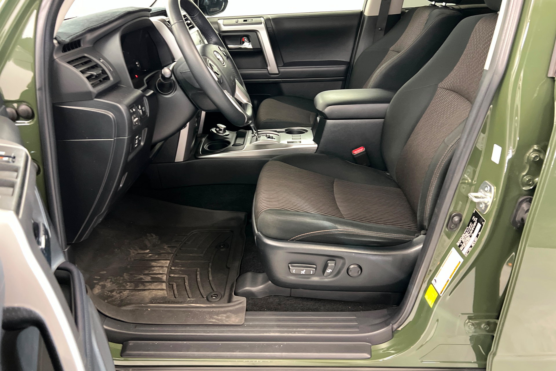 Used 2022 Toyota 4Runner Trail Special Edition AWD/4WD image 18